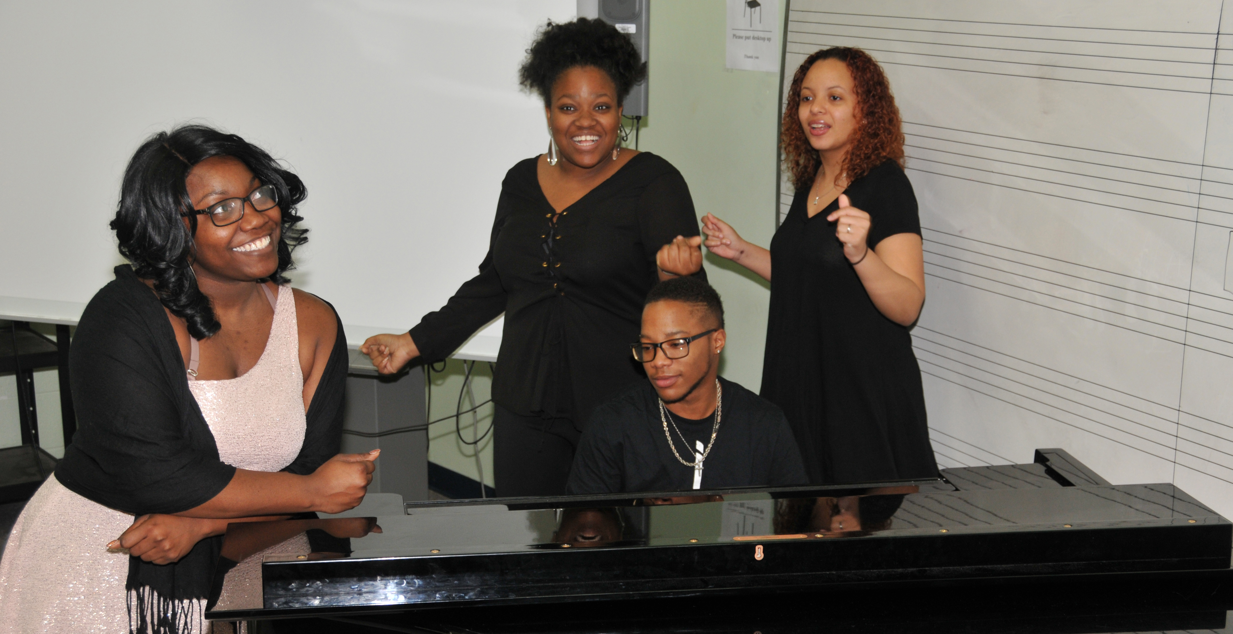(L-r) Jahselah White, Dana Matthews, Tanneh Morris (at piano) and Sháe Ross rehearse a selection from "The Colored Museum."
