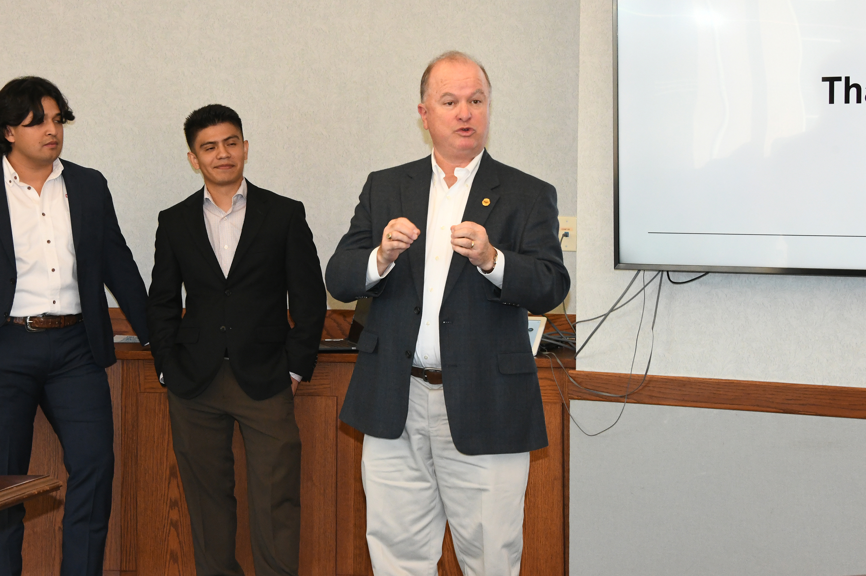 Tom Gayner shares his stock market expertise during an Oct. 11 gathering of the COB Investment Club.