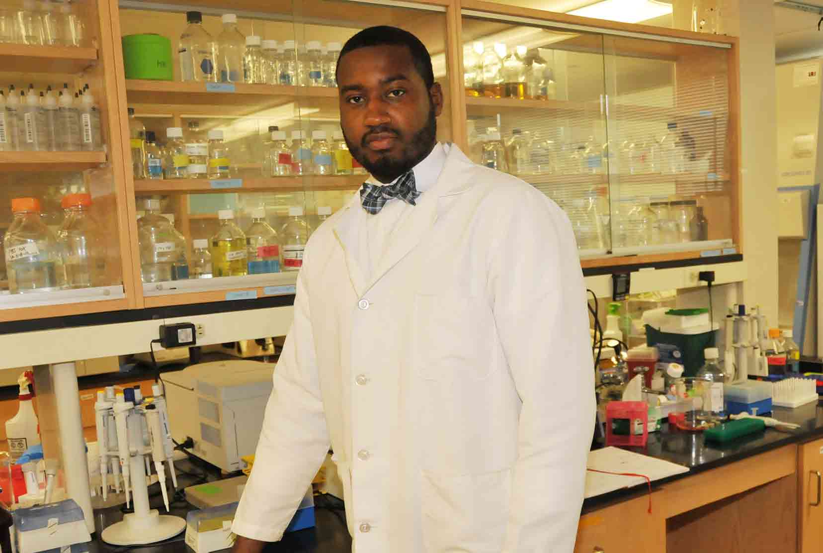 Dr. Derrick Scott, Associate Professor of Biological Sciences, is the 2021 recipient of the Faculty Excellence Award for Research and Creative Activities, joining three others who won FEA awards in other categories.