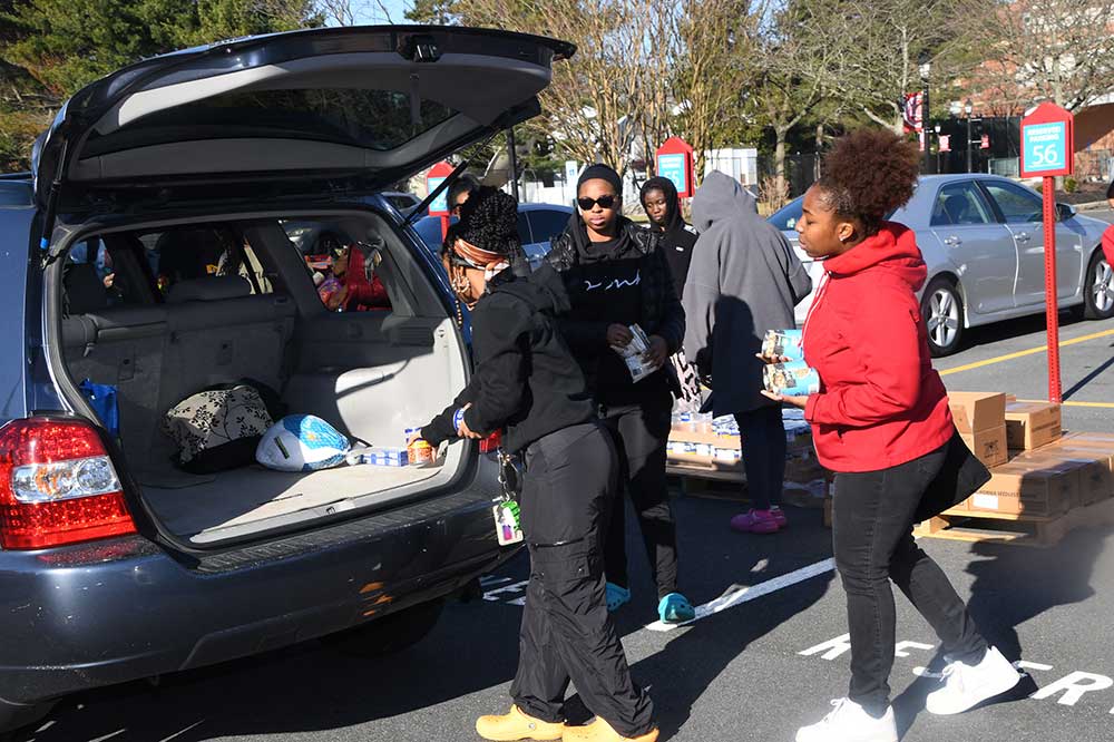 Delaware State University student help the Food Band of Delaware as part of the Feb. 24 Inspired Day of Service event on campus.