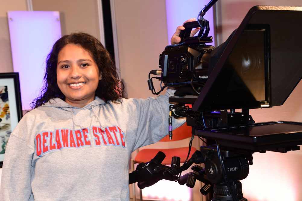 Yosmara Lorenzo, a senior Mass Communication major and Dreamer, has completed a short documentary on the perspectives of fellow Dreamers concerning their DACA status. She is graduating with the Class of 2024.
