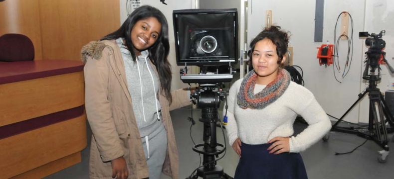 Three Mass Comm Majors Win $$$ in Newseum Video Contest