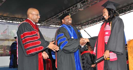 DSU Presents 480 Diplomas During the May 19 Commencement