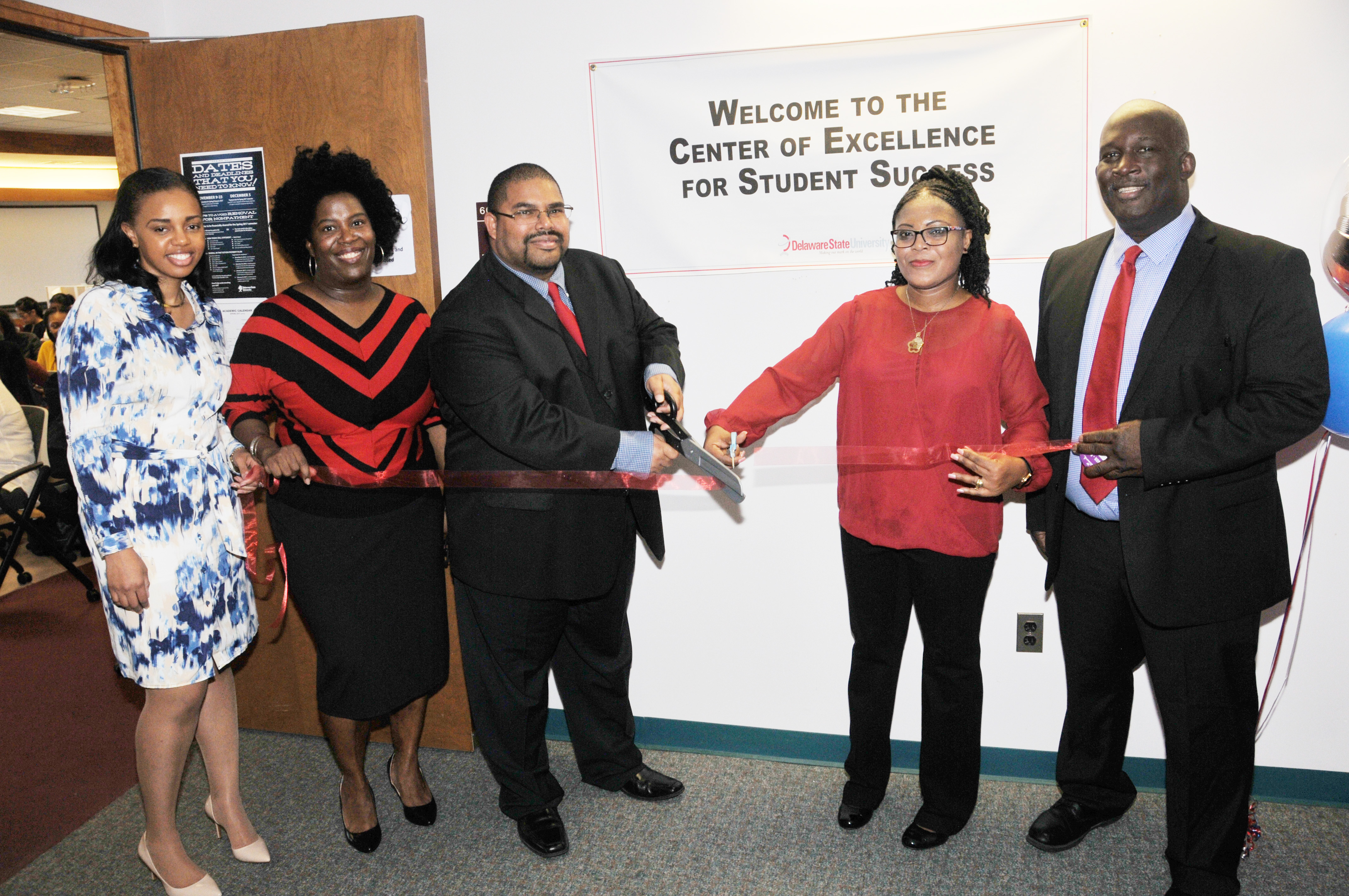 CMNST Opens New Ctr. of Excellence for Student Success