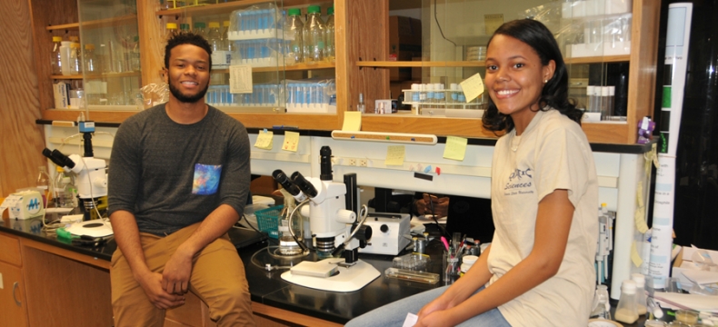 Two DSU HBCU-UP Students Excel at ERN Conference